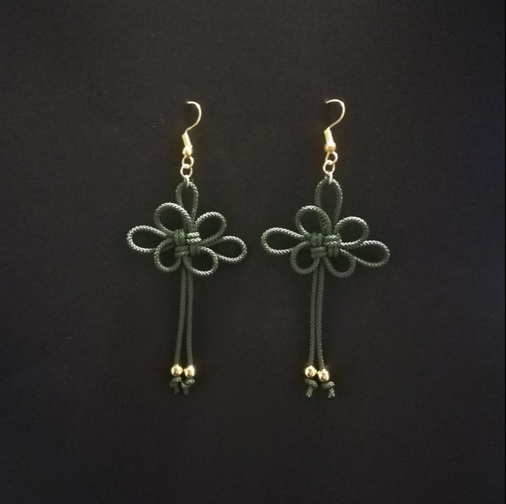 吉祥結びのピアス(深緑)(イヤリング)【チャイナ】【和装】【着物】【中華風】【袴】【浴衣】【和風】