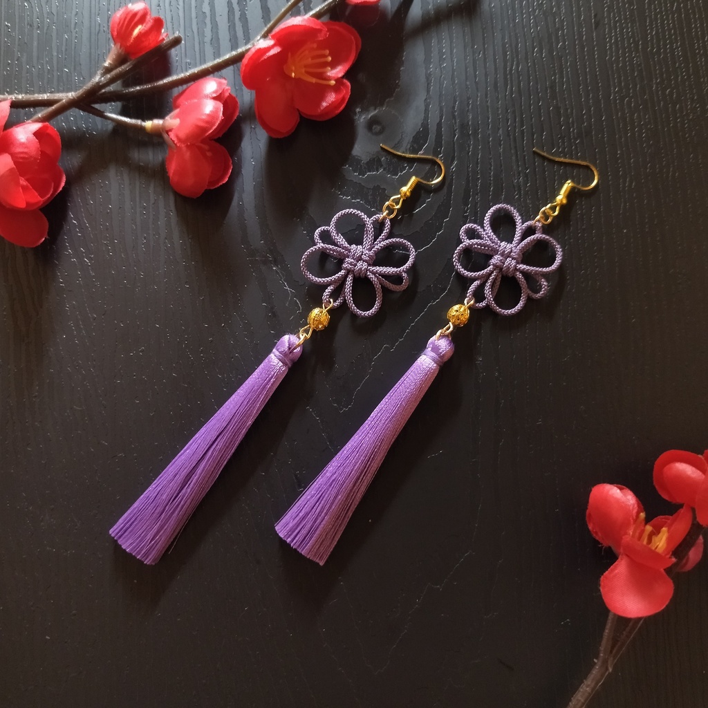 【ゴールドビーズ】吉祥結びとタッセルのピアス(イヤリング)(薄紫)【チャイナ】【中華風】【袴】【和風】【和装】