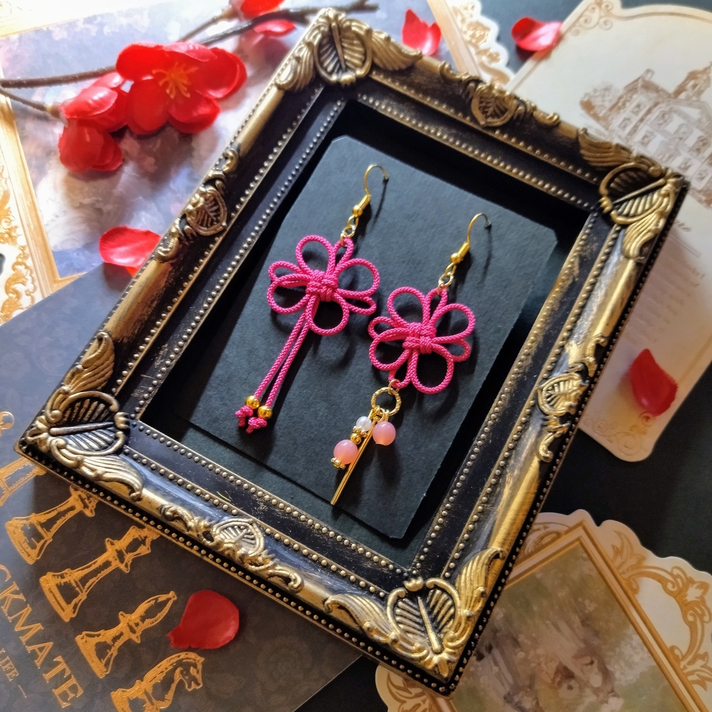 飾り結びのアシンメトリーピアス(ピンク)(イヤリング)【チャイナ】【和装】【着物】【中華風】【袴】【浴衣】【和風】