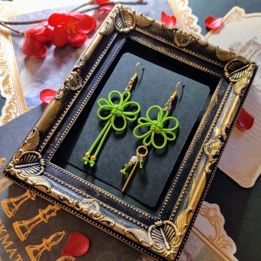 飾り結びのアシンメトリーピアス(若葉)(イヤリング)【チャイナ】【和装】【着物】【中華風】【袴】【浴衣】【和風】