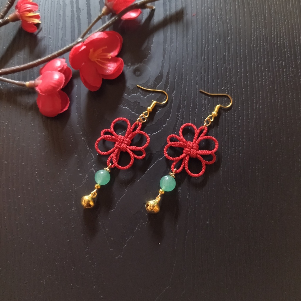 飾り結びと福鈴のピアス(色オーダー可)(イヤリング)【チャイナ】【和装】【着物】【中華風】【袴】【浴衣】【和風】