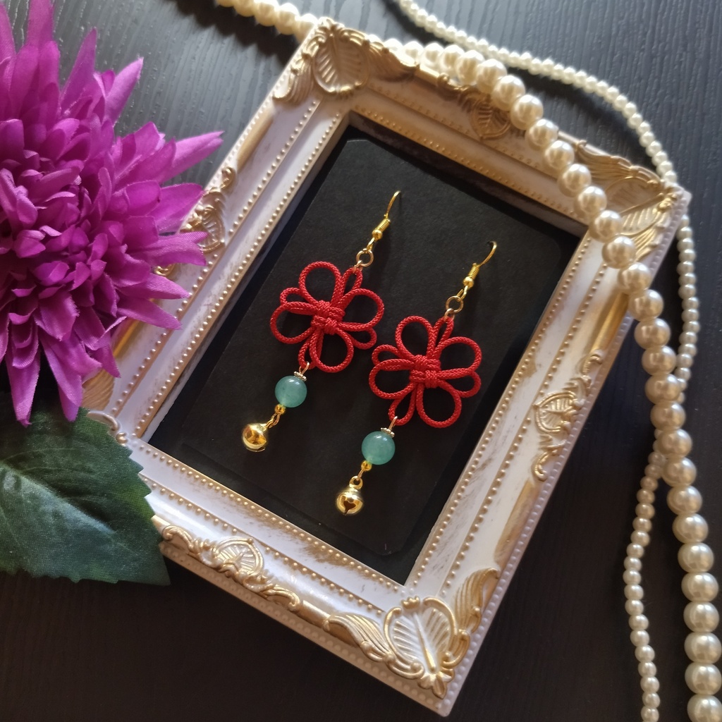 飾り結びと福鈴のピアス(色オーダー可)(イヤリング)【チャイナ】【和装】【着物】【中華風】【袴】【浴衣】【和風】