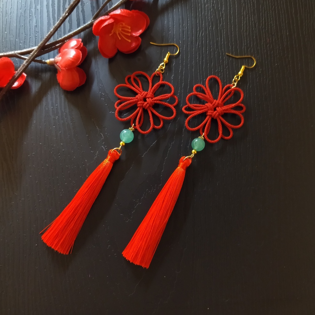 【翡翠】八重菊結びとタッセルのピアス(色オーダー可)【チャイナ】【中華風】