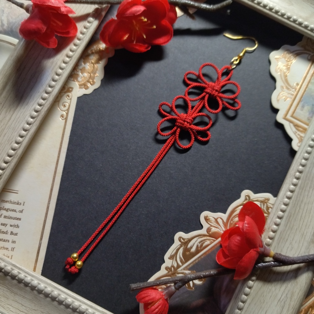 吉祥結びの片耳ピアス(色オーダー可)(イヤリング)【和風】【チャイナ】【中華風】【和装】【着物】【推し色】【浴衣】【推し活】