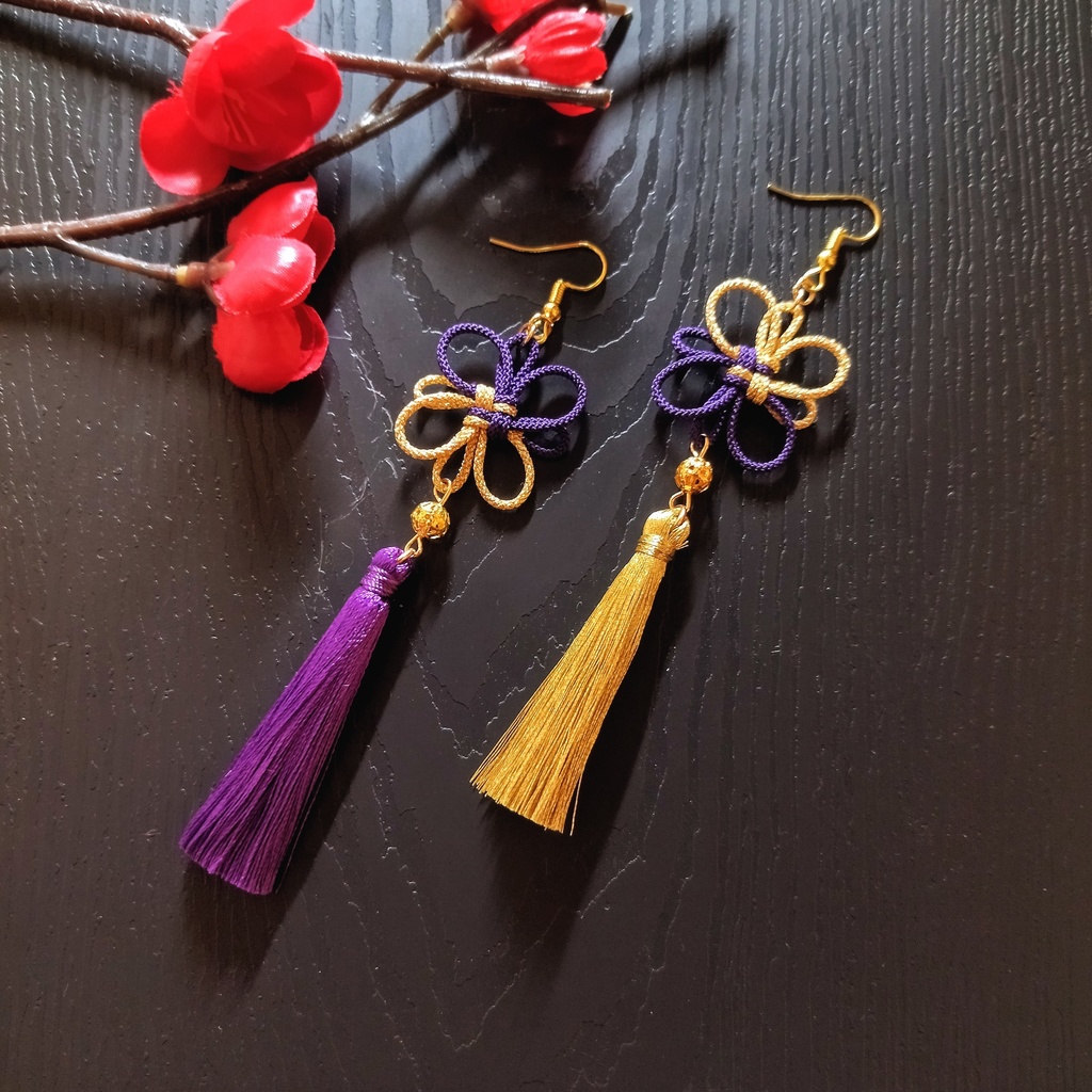 【バイカラー】吉祥結びとタッセルのピアス(イヤリング)(紫×ゴールド)【和風】【チャイナ】【中華風】【和装】【袴】