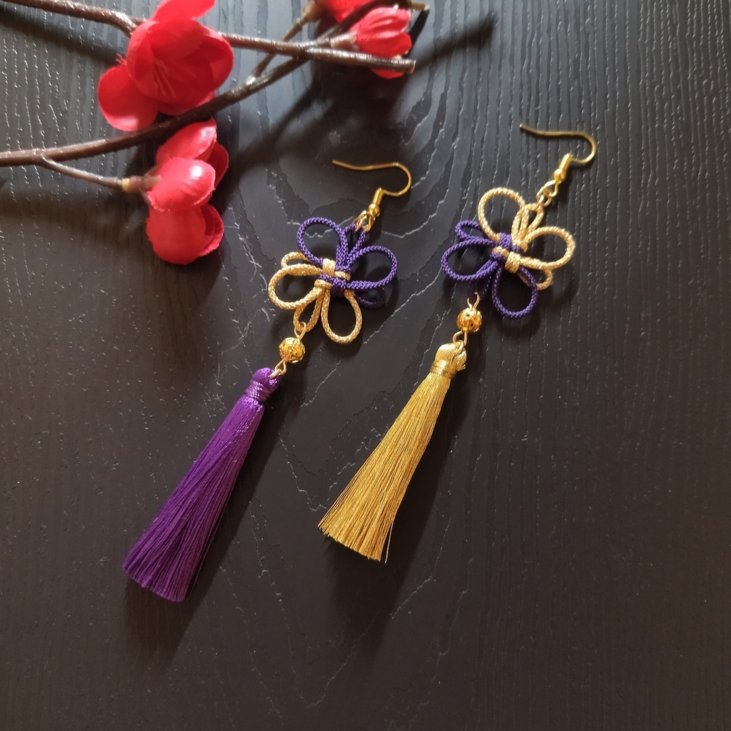 【バイカラー】吉祥結びとタッセルのピアス(イヤリング)(紫×ゴールド)【和風】【チャイナ】【中華風】【和装】【袴】