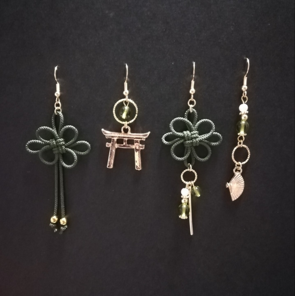 【鳥居or選択可】和風アシンメトリーピアスセット(深緑)