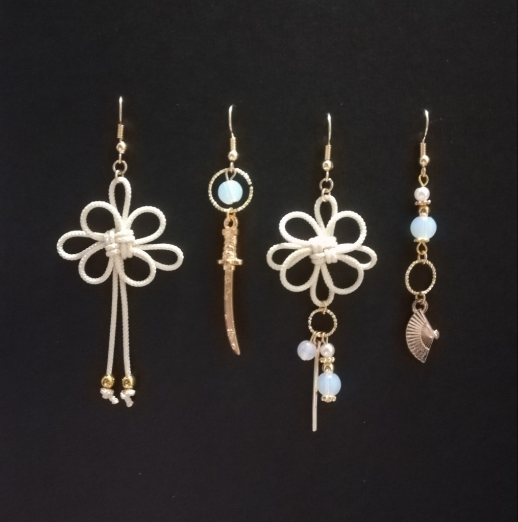 【鳥居or日本刀選択可】和風アシンメトリーピアスセット(アイボリー)