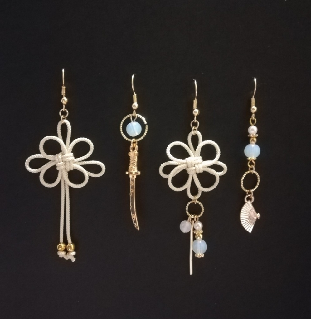 【鳥居or日本刀選択可】和風アシンメトリーピアスセット(アイボリー)