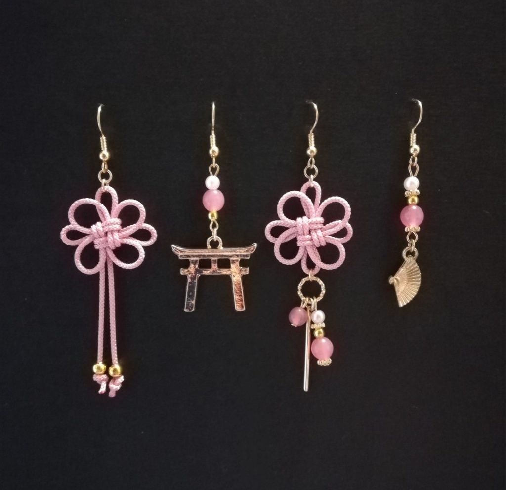 【鳥居or日本刀選択可】和風アシンメトリーピアスセット(薄ピンク)