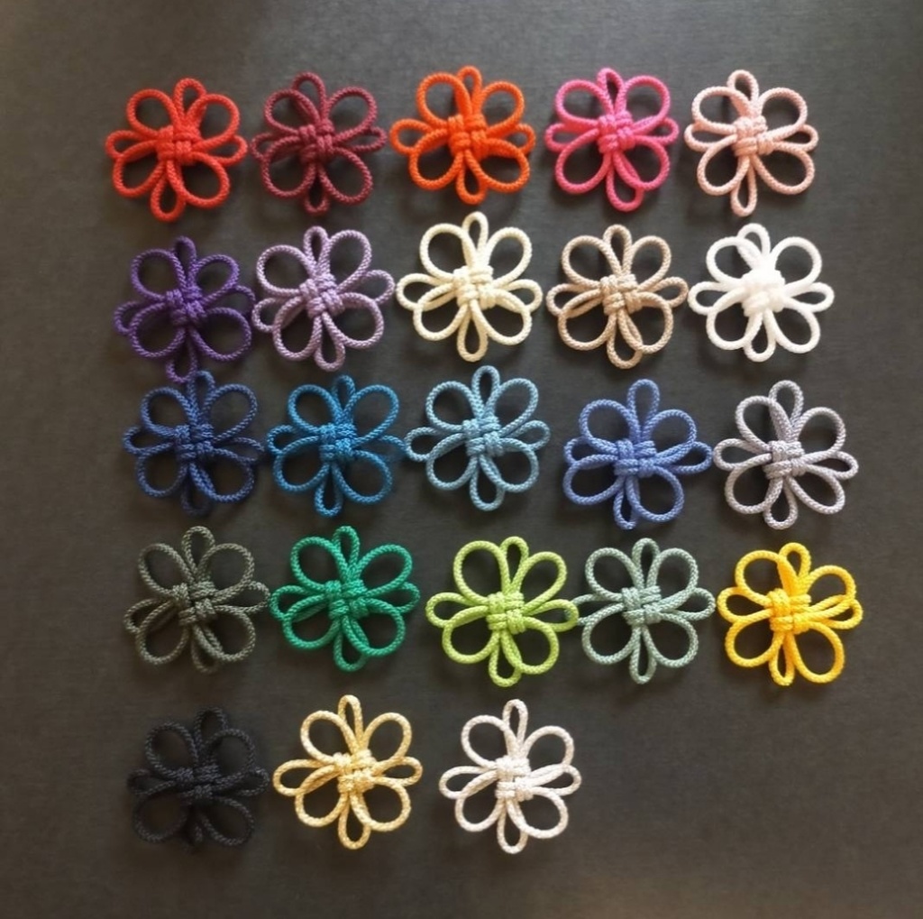 【片耳】梅結びとタッセルのピアス(イヤリング)(一部色オーダー可)【チャイナ】【中華風】【和装】【着物】【和ゴス】【浴衣】【推し活】【推し色】