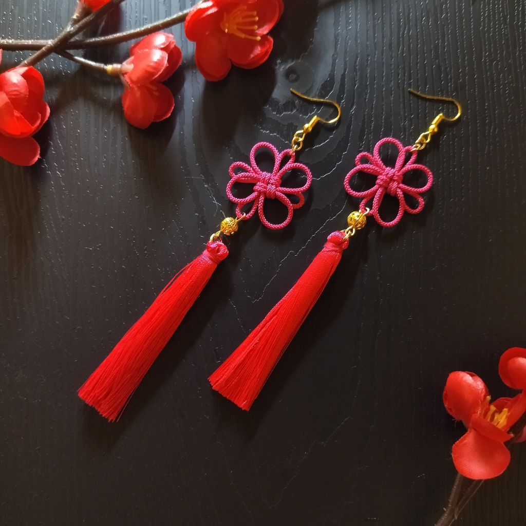 【ゴールドビーズ】吉祥結びとタッセルのピアス(イヤリング)(ピンク)【和風】【チャイナ】【中華風】【和【着物】装】
