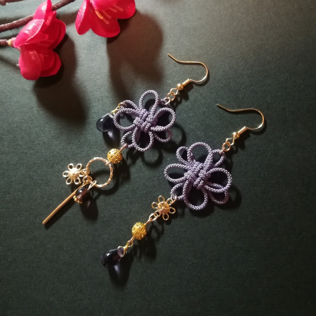 飾り結びとお花のピアス(薄紫)(イヤリング)【チャイナ】【和装】【着物】【中華風】【袴】【浴衣】【和風】
