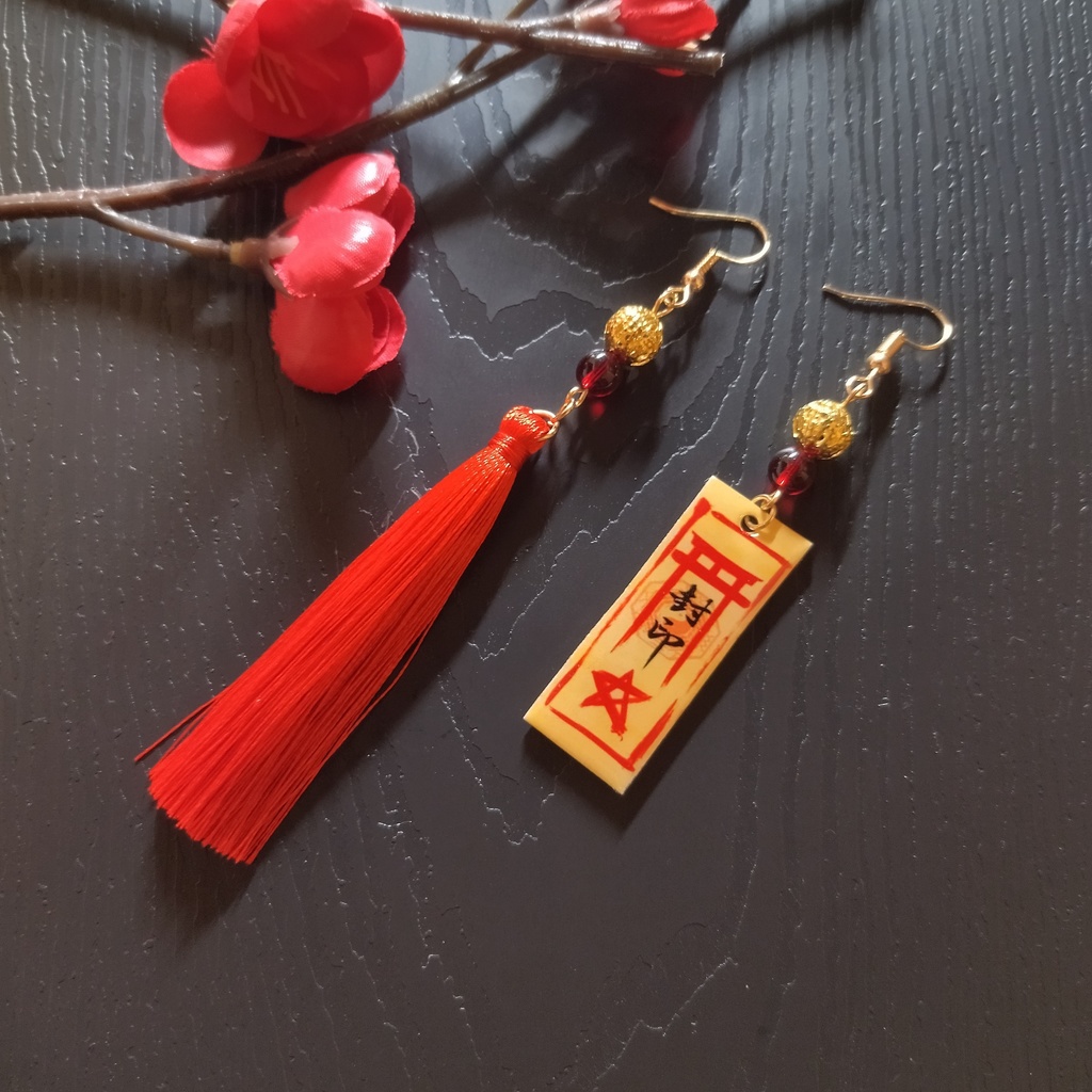封印の御札モチーフ&タッセルピアス(イヤリング)【和ゴス】【和装】【着物】【成人式】【袴】【浴衣】【和風】
