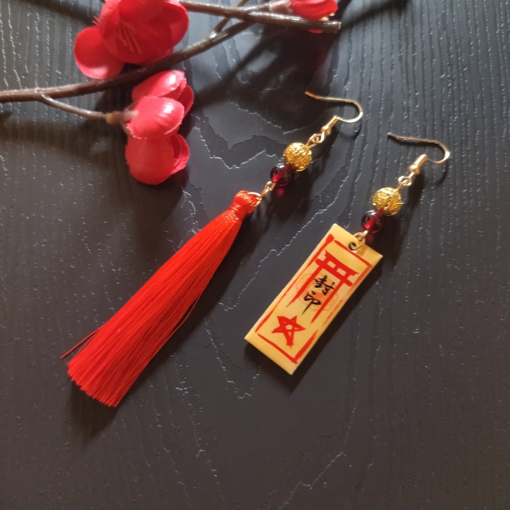 封印の御札モチーフ&タッセルピアス(イヤリング)【和ゴス】【和装】【着物】【成人式】【袴】【浴衣】【和風】