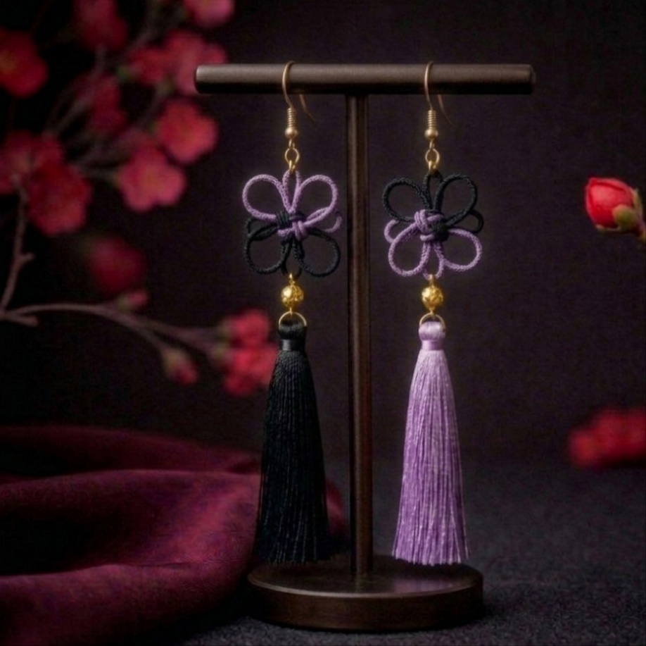 【バイカラー】吉祥結びとタッセルのピアス(色オーダー可)【和風】【チャイナ】【中華風】【着物】【和装】【推し色】【推し活】【成人式】【卒業式】