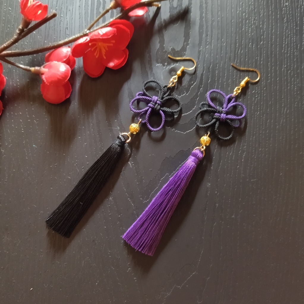 【バイカラー】吉祥結びとタッセルのピアス(イヤリング)(色オーダー可)【着物】【和風】【中華風】【チャイナ】【和装】【推し色】【推し活】【成人式】【卒業式】