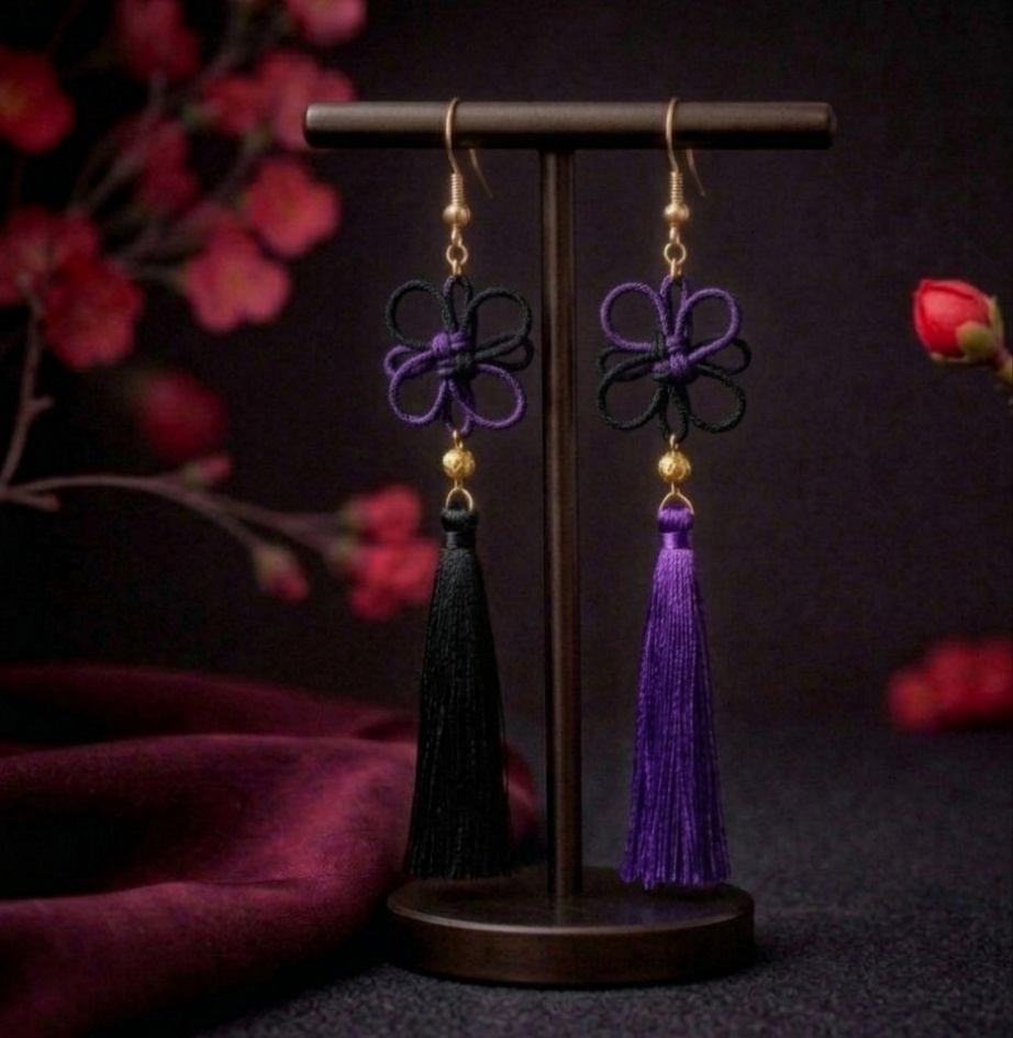 【バイカラー】吉祥結びとタッセルのピアス(イヤリング)(色オーダー可)【着物】【和風】【中華風】【チャイナ】【和装】【推し色】【推し活】【成人式】【卒業式】