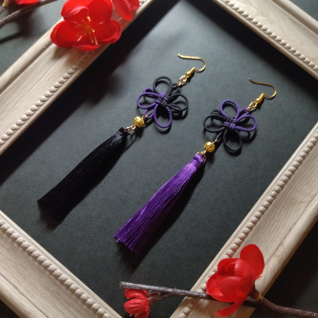 【バイカラー】吉祥結びとタッセルのピアス(イヤリング)(色オーダー可)【着物】【和風】【中華風】【チャイナ】【和装】【推し色】【推し活】【成人式】【卒業式】
