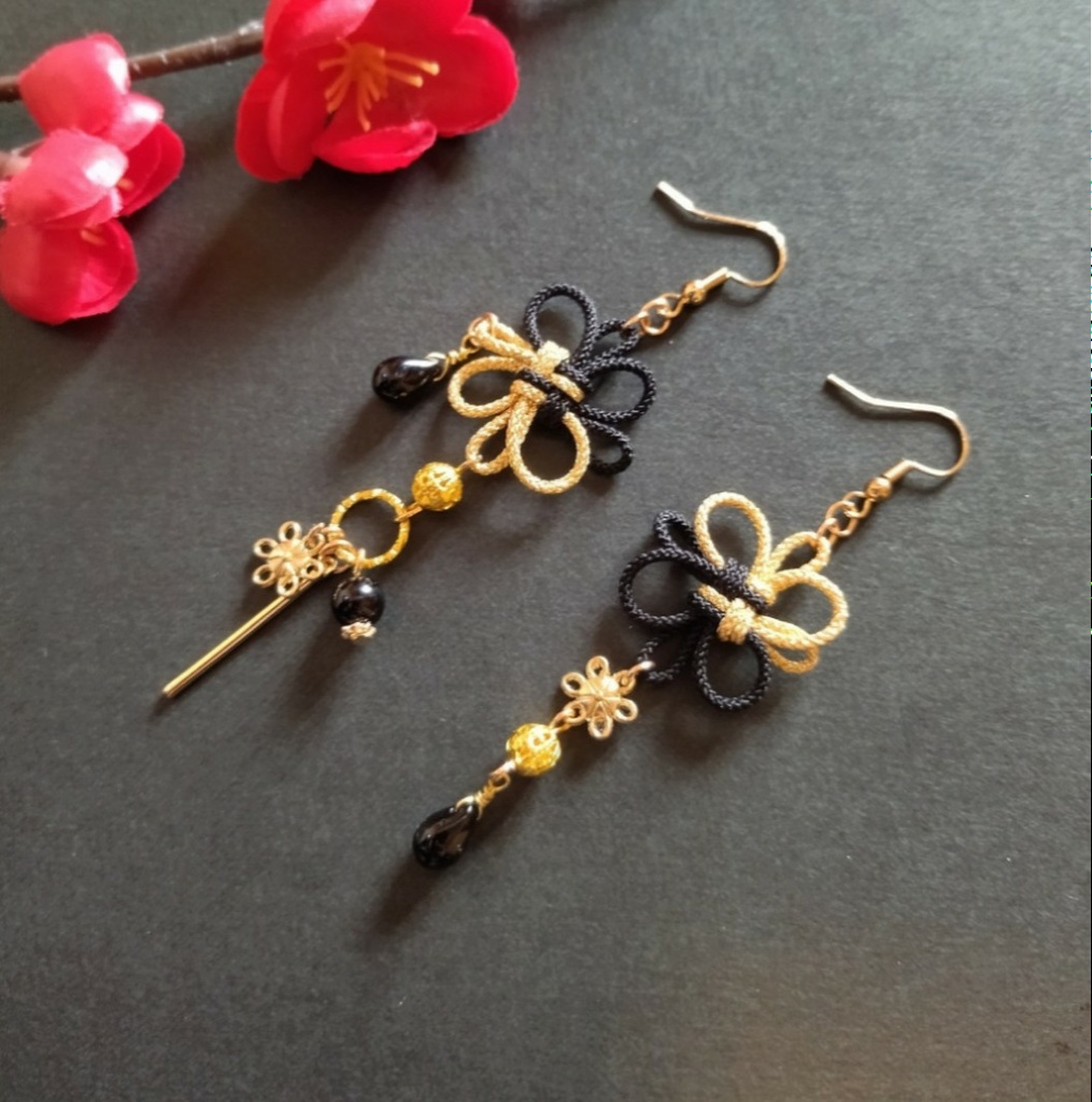 【バイカラー】飾り結びとお花のピアス(色オーダー可)(イヤリング)【和ゴス】【和装】【着物】【成人式】【袴】【浴衣】【和風】