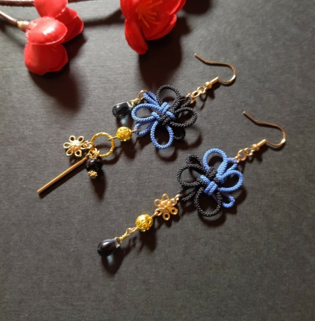 【和風】【バイカラー】飾り結びとお花のピアス(色オーダー可)(イヤリング)【和ゴス】【和装】【着物】【成人式】【袴】【浴衣】【和風】