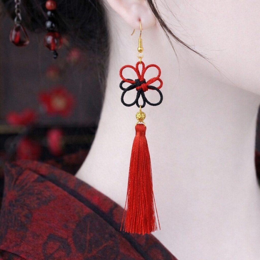 【バイカラー】吉祥結びとタッセルのピアス(色オーダー可)【和風】【チャイナ】【中華風】【和装】【着物】【浴衣】【和装】