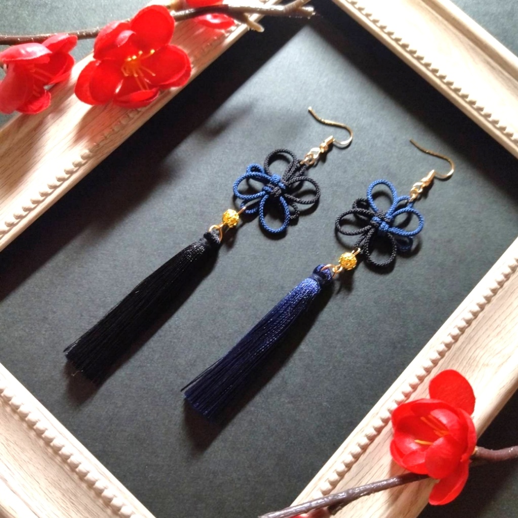 【バイカラー】吉祥結びとタッセルのピアス(色オーダー可)【和風】【チャイナ】【中華風】【和装】【着物】【浴衣】【和装】