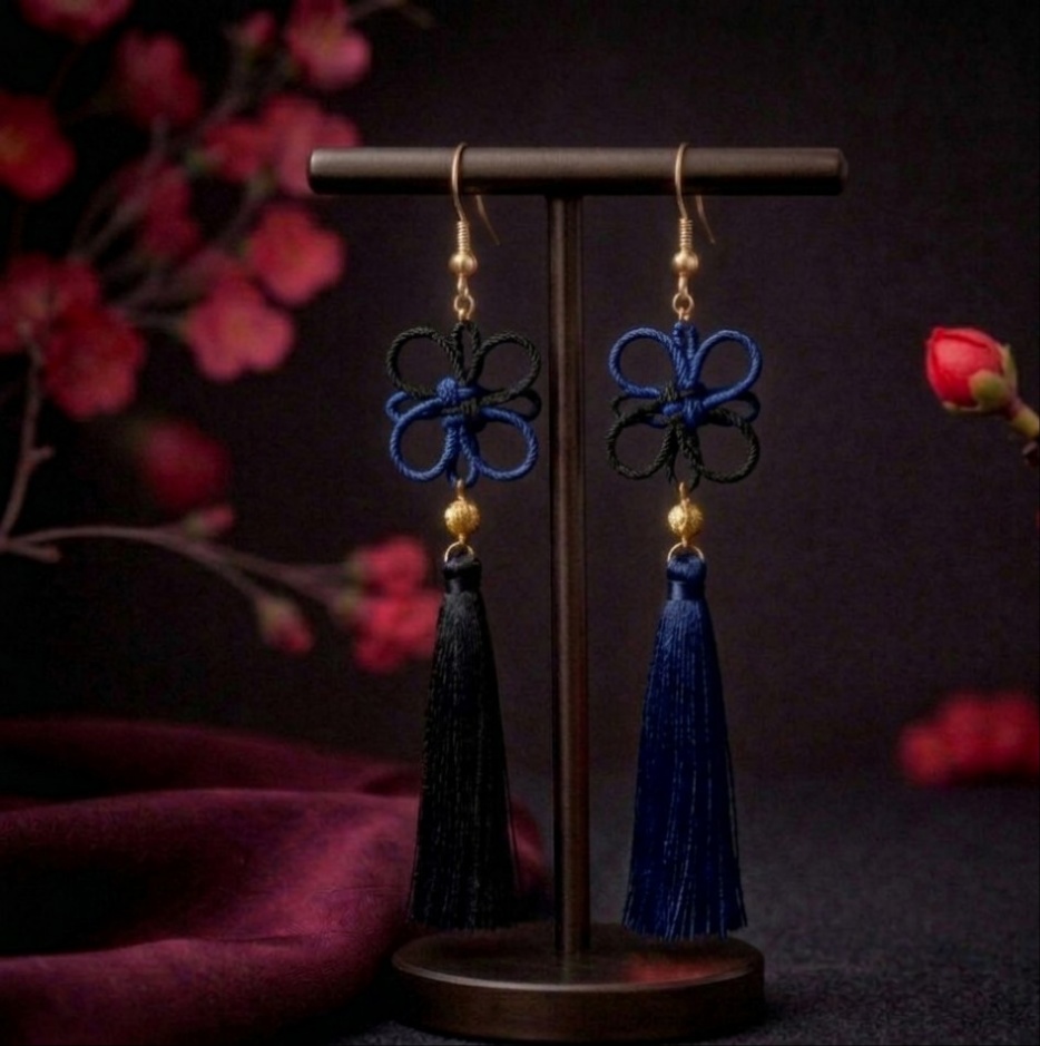 【バイカラー】吉祥結びとタッセルのピアス(色オーダー可)【和風】【チャイナ】【中華風】【和装】【着物】【浴衣】【和装】