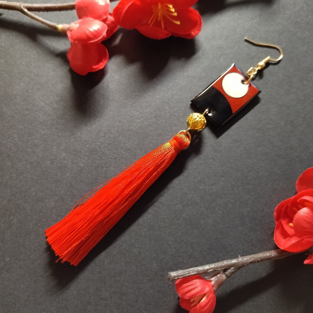 【片耳】花札&タッセルピアス(月)(イヤリング)【和ゴス】【和装】【着物】【成人式】【袴】【浴衣】【和風】