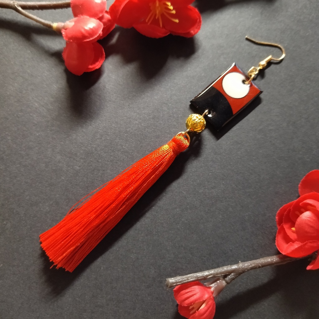 【片耳】花札&タッセルピアス(月)(イヤリング)【和ゴス】【和装】【着物】【成人式】【袴】【浴衣】【和風】