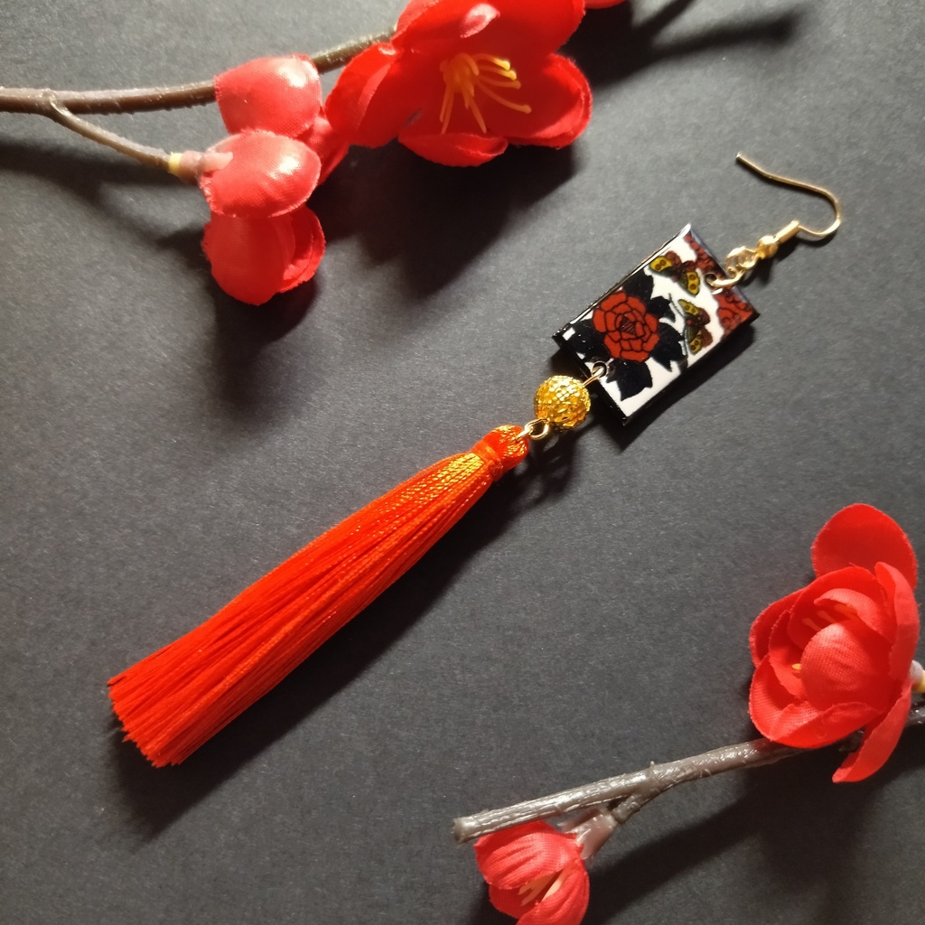 【片耳】花札&タッセルピアス(牡丹)(イヤリング)【和ゴス】【和装】【着物】【成人式】【袴】【浴衣】【和風】