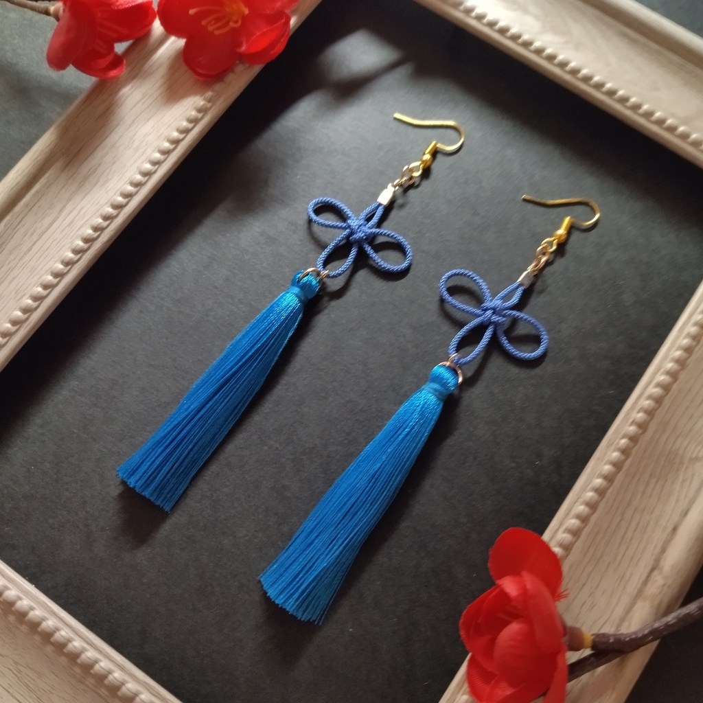 【和風】几帳結びとタッセルのピアス(イヤリング)(薄青)【チャイナ】【着物】【浴衣】