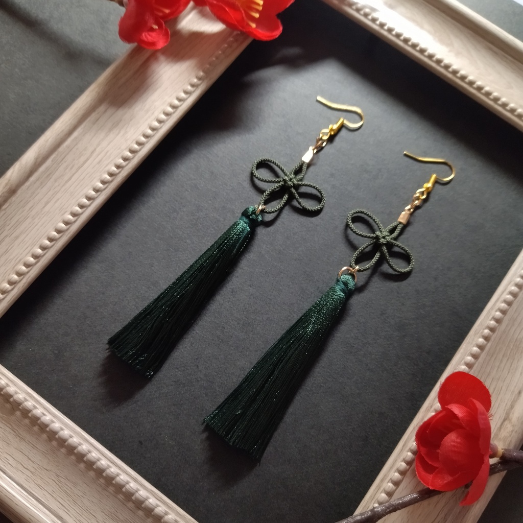 【和風】几帳結びとタッセルのピアス(深緑)【チャイナ】【中華風】【着物】
