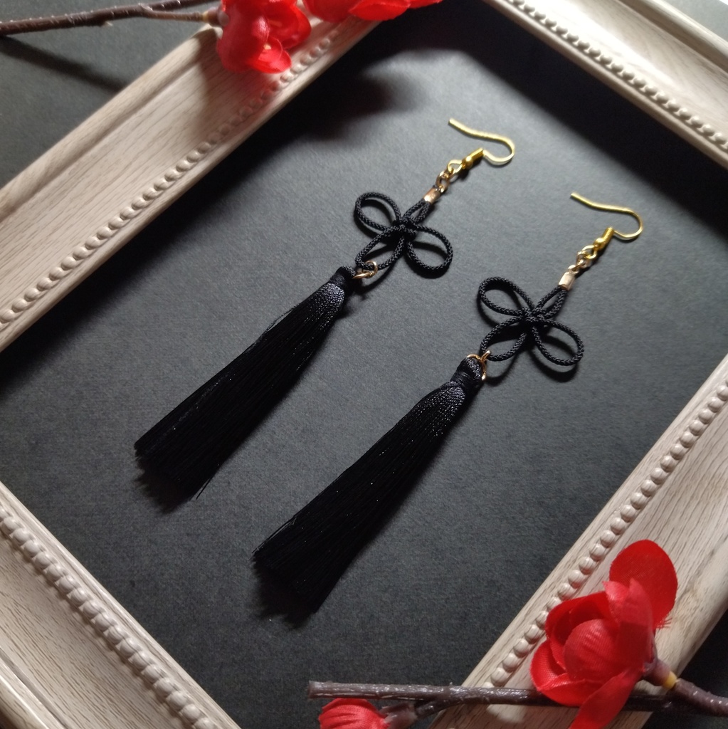【和風】几帳結びとタッセルのピアス(イヤリング)(黒)【チャイナ】【中華風】【着物】