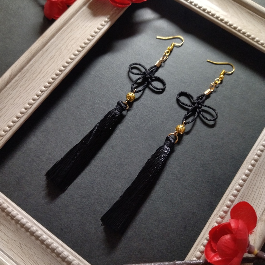【ゴールドビーズ】几帳結びとタッセルのピアス(イヤリング)(黒)【中華風】【チャイナ】【和風】【着物】【和ゴス】