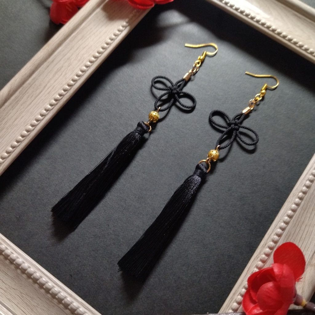 【ゴールドビーズ】几帳結びとタッセルのピアス(イヤリング)(黒)【中華風】【チャイナ】【和風】【着物】【和ゴス】