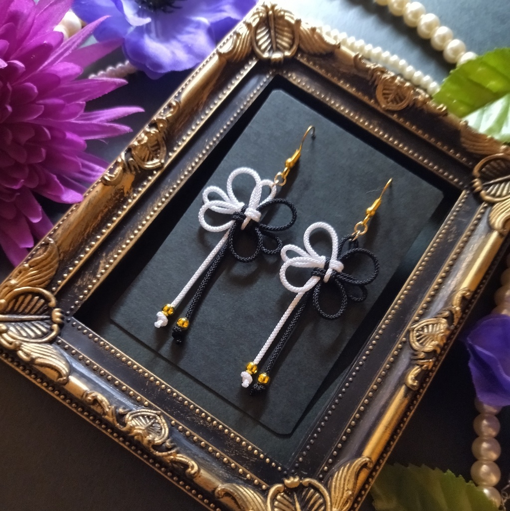 【バイカラー】吉祥結びのピアス(色オーダー可)(イヤリング)【チャイナ】【中華風】【和装】【着物】【推し色】【浴衣】