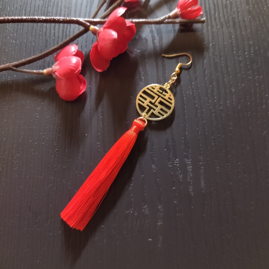 【片耳】双喜紋とタッセルのピアス(ゴールド)(イヤリング)【チャイナ】【中華風】【ダブルハピネス】