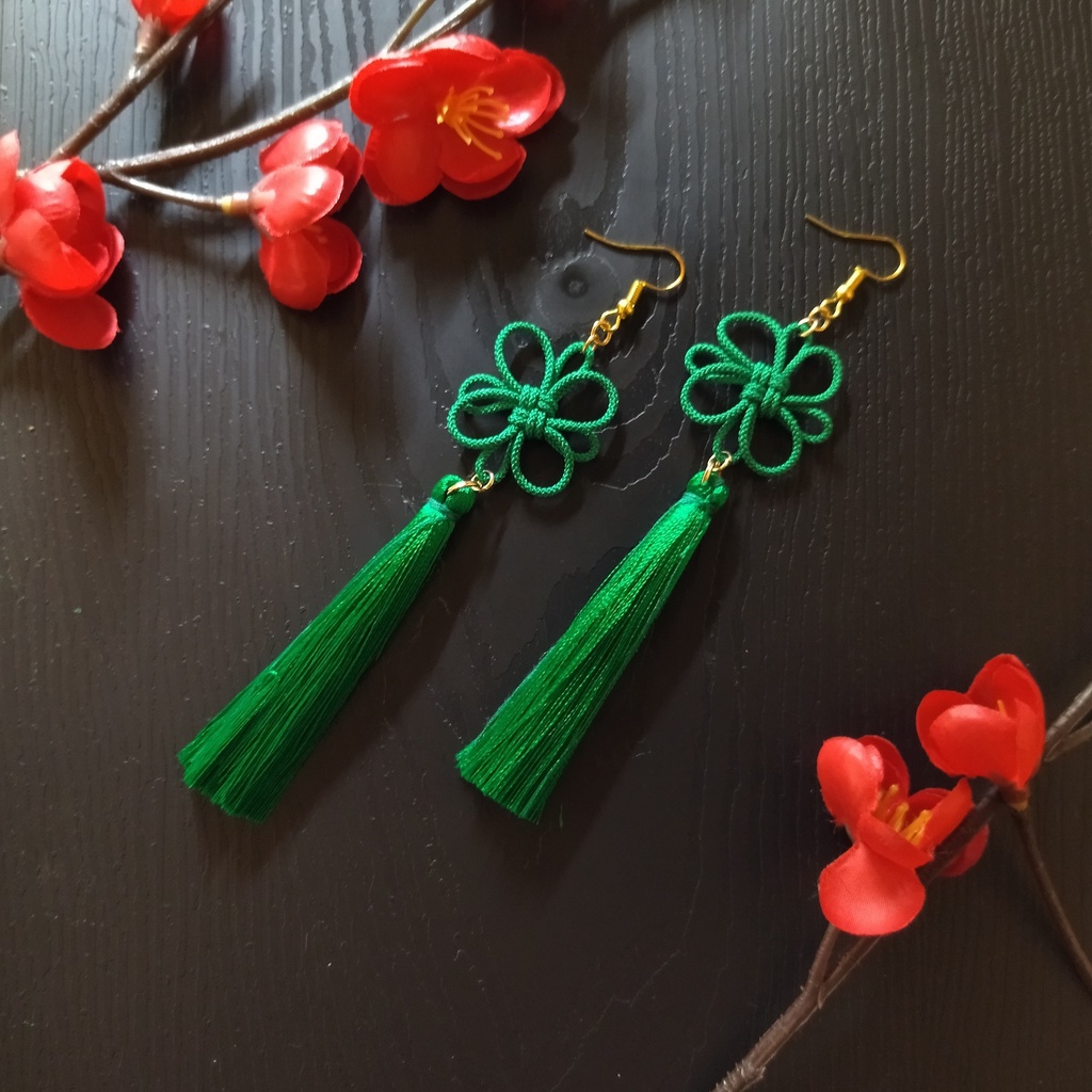 【和風】吉祥結びとタッセルのピアス(イヤリング)(緑)【チャイナ】【中華風】【着物】【和装】