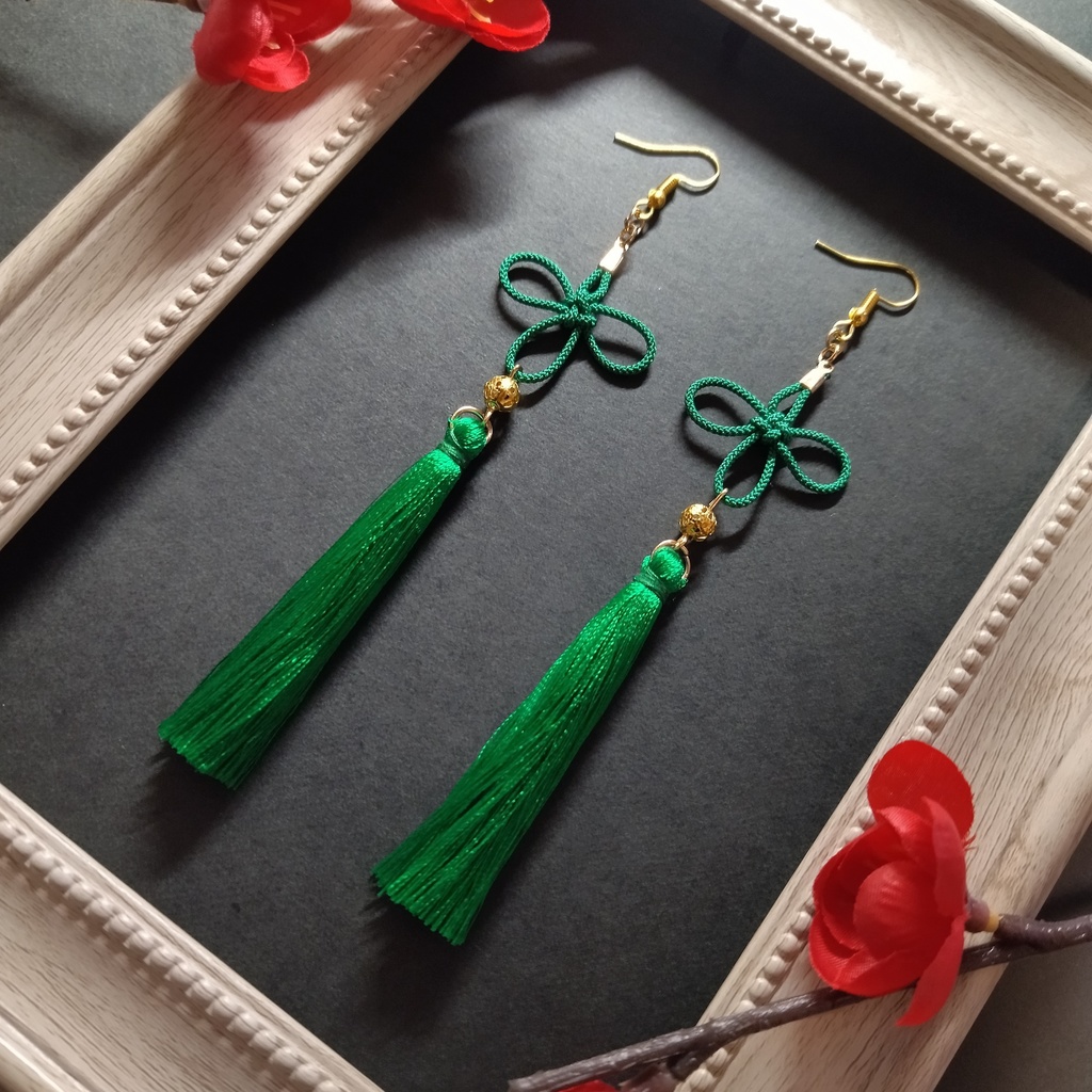 【ゴールドビーズ】几帳結びとタッセルのピアス(イヤリング)(緑)【チャイナ】【中華風】【和風】【着物】