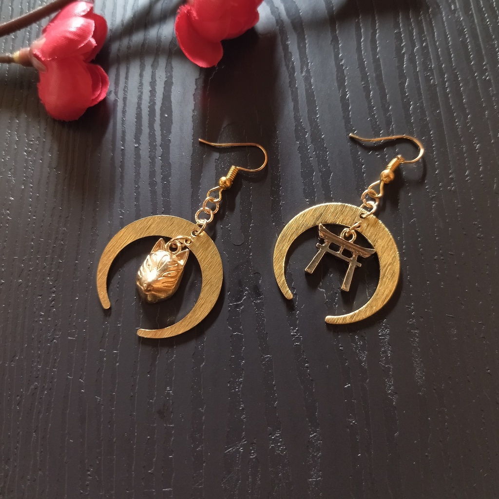 【和風】逆さ月と鳥居&狐面のピアス(イヤリング)【和ゴスロリ】