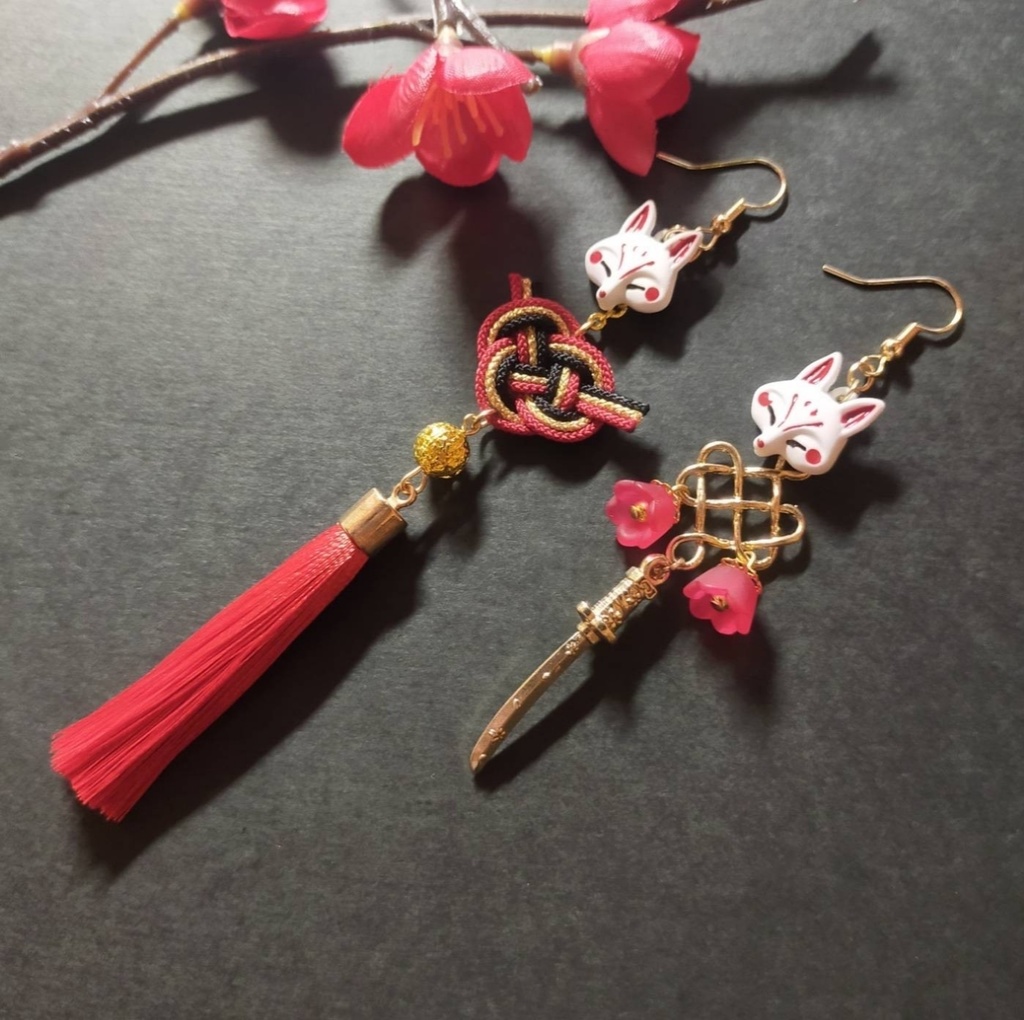 お狐様のお神楽ピアス(イヤリング)【和風】【和装】【着物】【和ゴス】【浴衣】