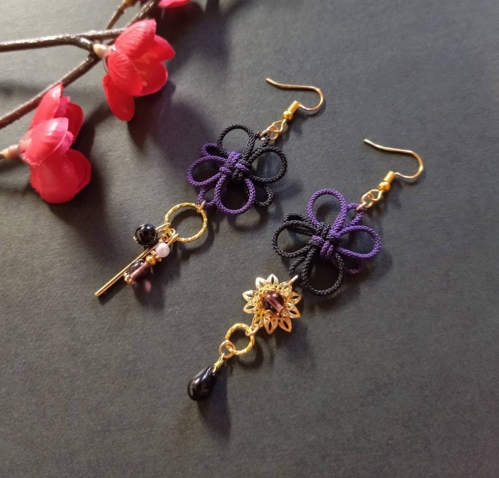 飾り結びの創作ピアス(紫×黒)(イヤリング)【和風】【チャイナ】【中華風】【和装】【着物】【和ゴス】【浴衣】
