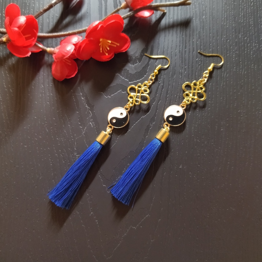 【チャイナ】陰陽とタッセルのピアス（イヤリング）（青）【中華風】【華ロリ】