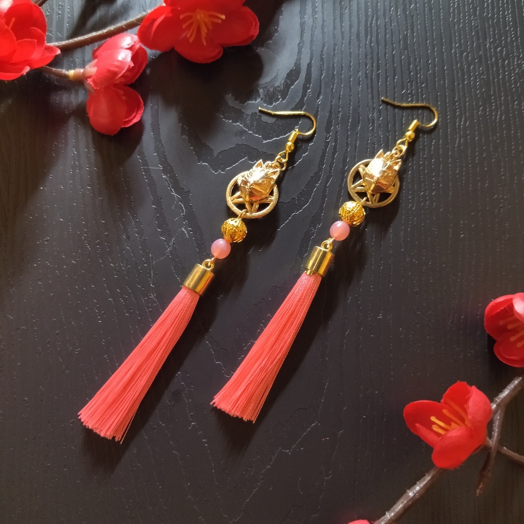 【和風】狐面とタッセルのピアス(イヤリング)(ピンク)【チャイナ】【中華風】【和装】【着物】