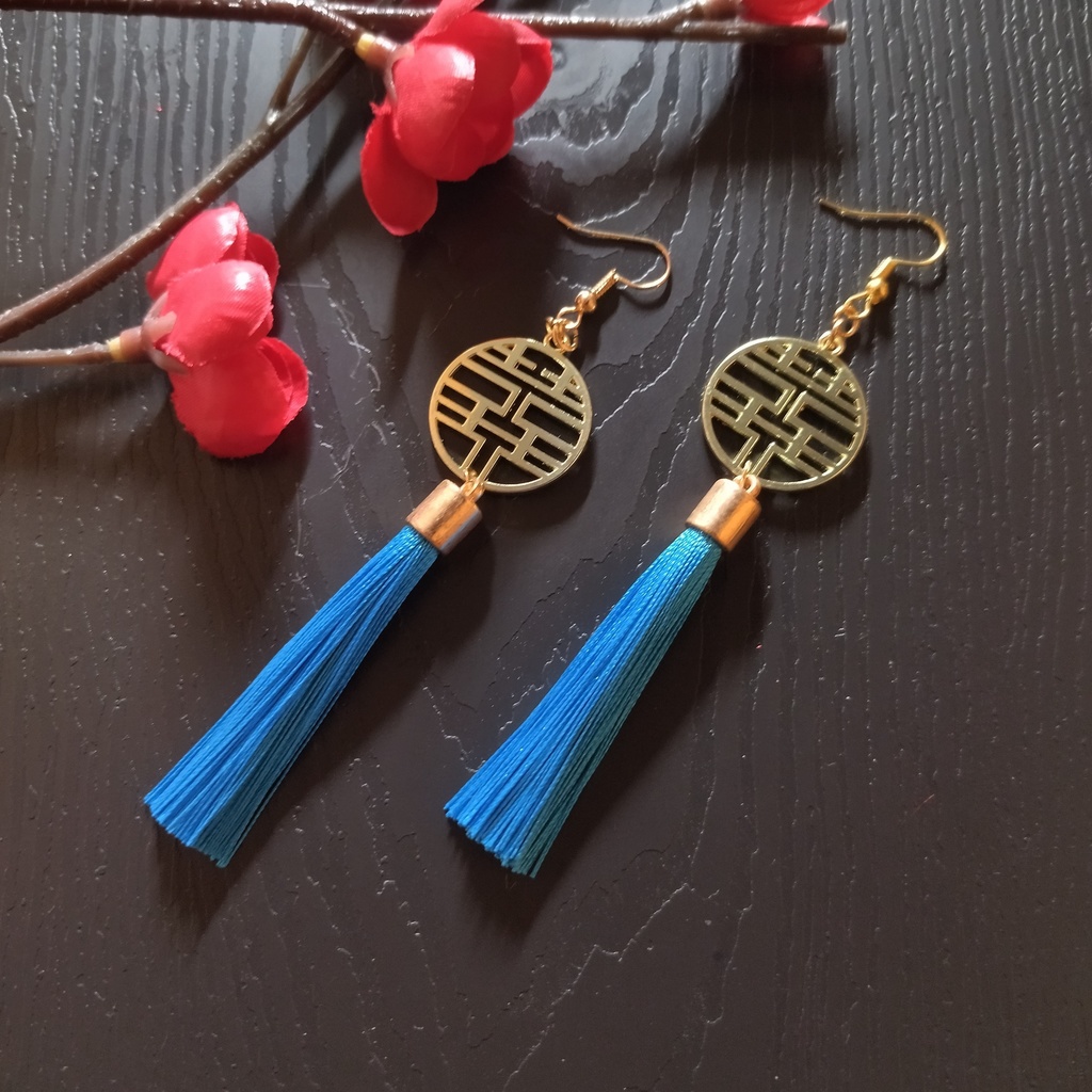 【和風】中華風チャームとタッセルのピアス（）