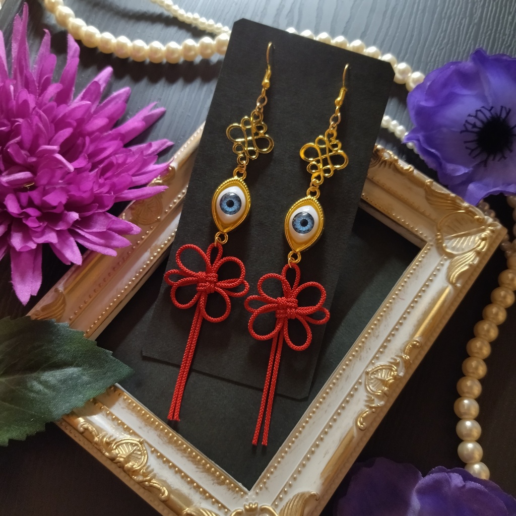 【チャイナ】眼球と吉祥結びのピアス(イヤリング)(色オーダー可)【和風】【中華風】