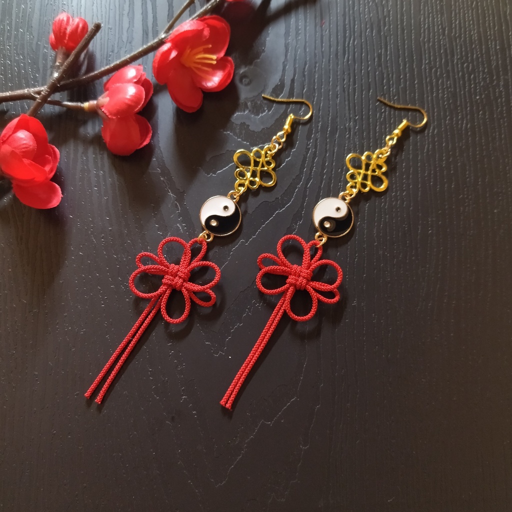 【和風】陰陽と吉祥結びのピアス(イヤリング)(イヤリング)(色オーダー可)【中華風】【チャイナ】