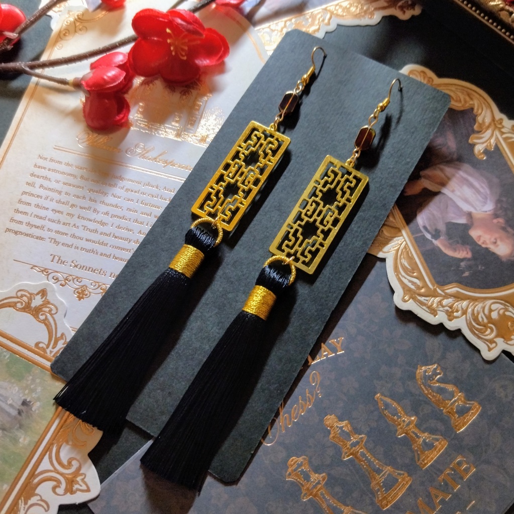 【和風】中華風透かしチャームとタッセル（イヤリング）【チャイナ】