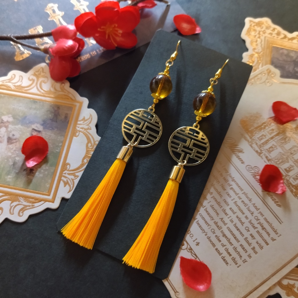 【チャイナ】双喜紋とタッセルのピアス(イヤリング)(黄色)【中華風】
